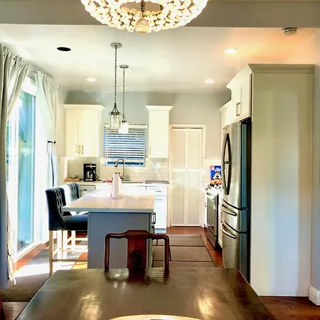 Oasis Point Apartment